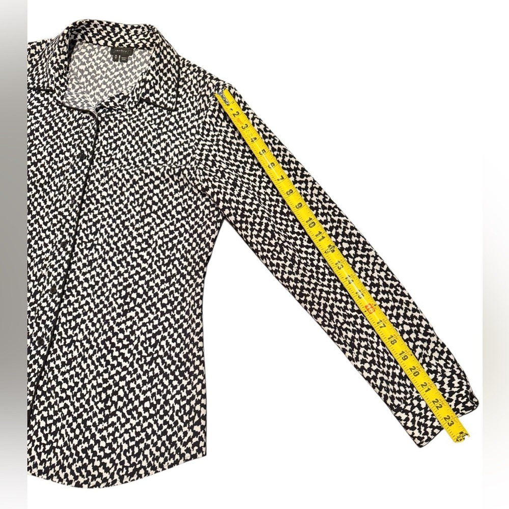 Theory Black and White Houndstooth Blouse Women’s Size Medium - Picture 9 of 9